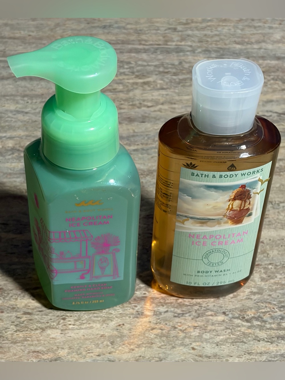 Bath & Body Works Neapolitan Ice Cream Shower Gel Foaming Hand Soap - Mint Green